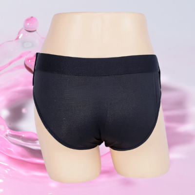 Quần chip tam giác + dương vật giả có đế sự kết hợp hoàn hảo