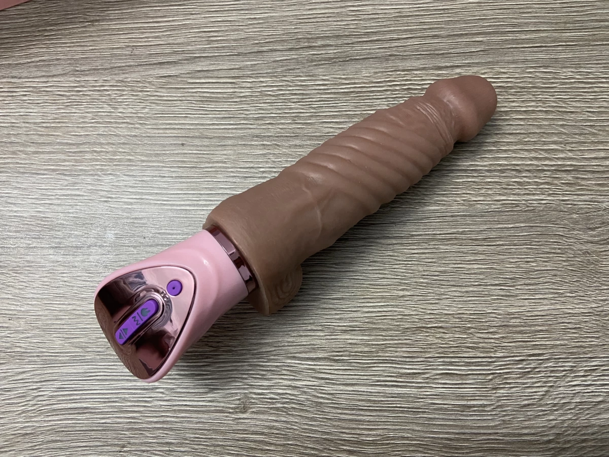 Thanh L&yacute; Mới 100% - Tổng hợp dương vật giả pin sạc mất chức năng rung, r&aacute;ch nhẹ