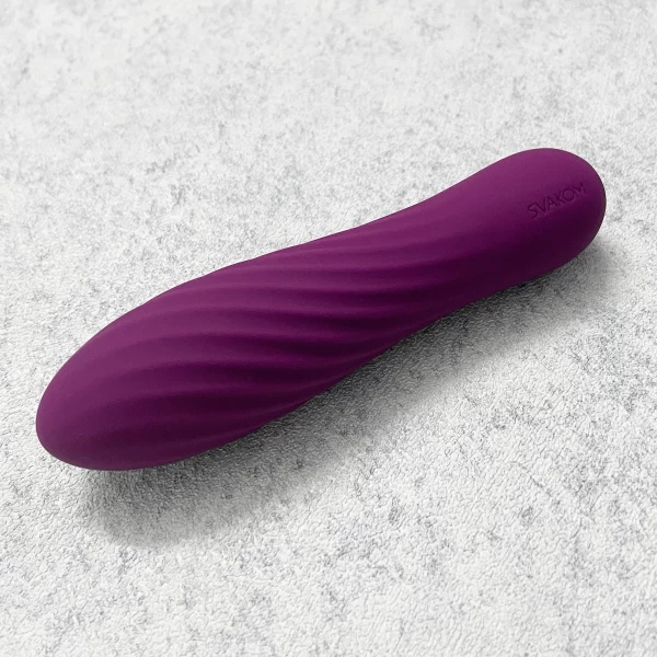 Trứng rung tình yêu nhỏ gọn Tulip pin sạc