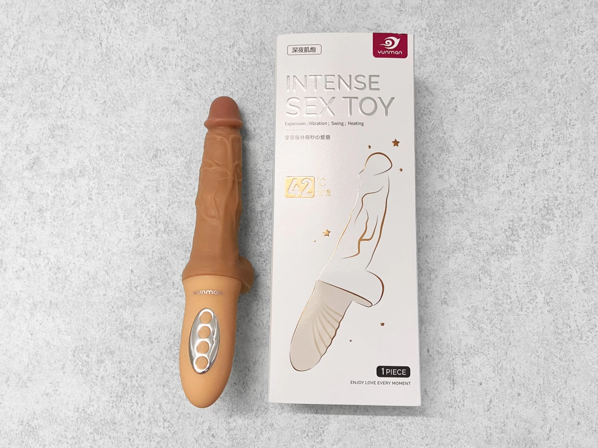 Dương vật giả Intense rung thụt, ph&aacute;t nhiệt 42 độ
